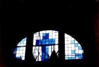  Arco con vidrios de colores en tonos blancos azules y celestes despues del trabajo.
Dise�o y realizacion del taller.
Catedral de Goya Provincia de Corrientes  - Argentina